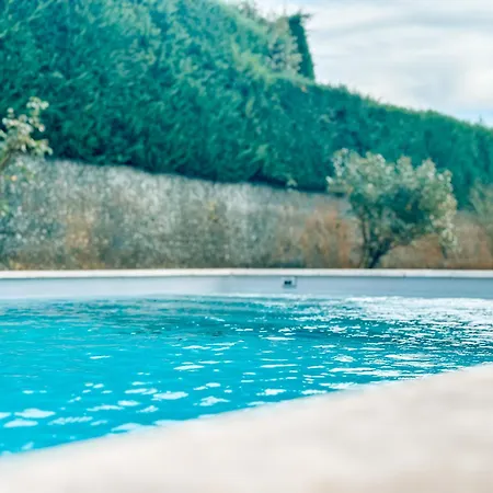 Avec Piscine Privee.